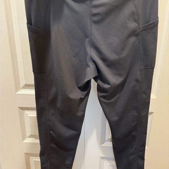 EUC- Fundamental Performance Women’s Leggings. Size Large. Grey. - Picture 6 of 6
